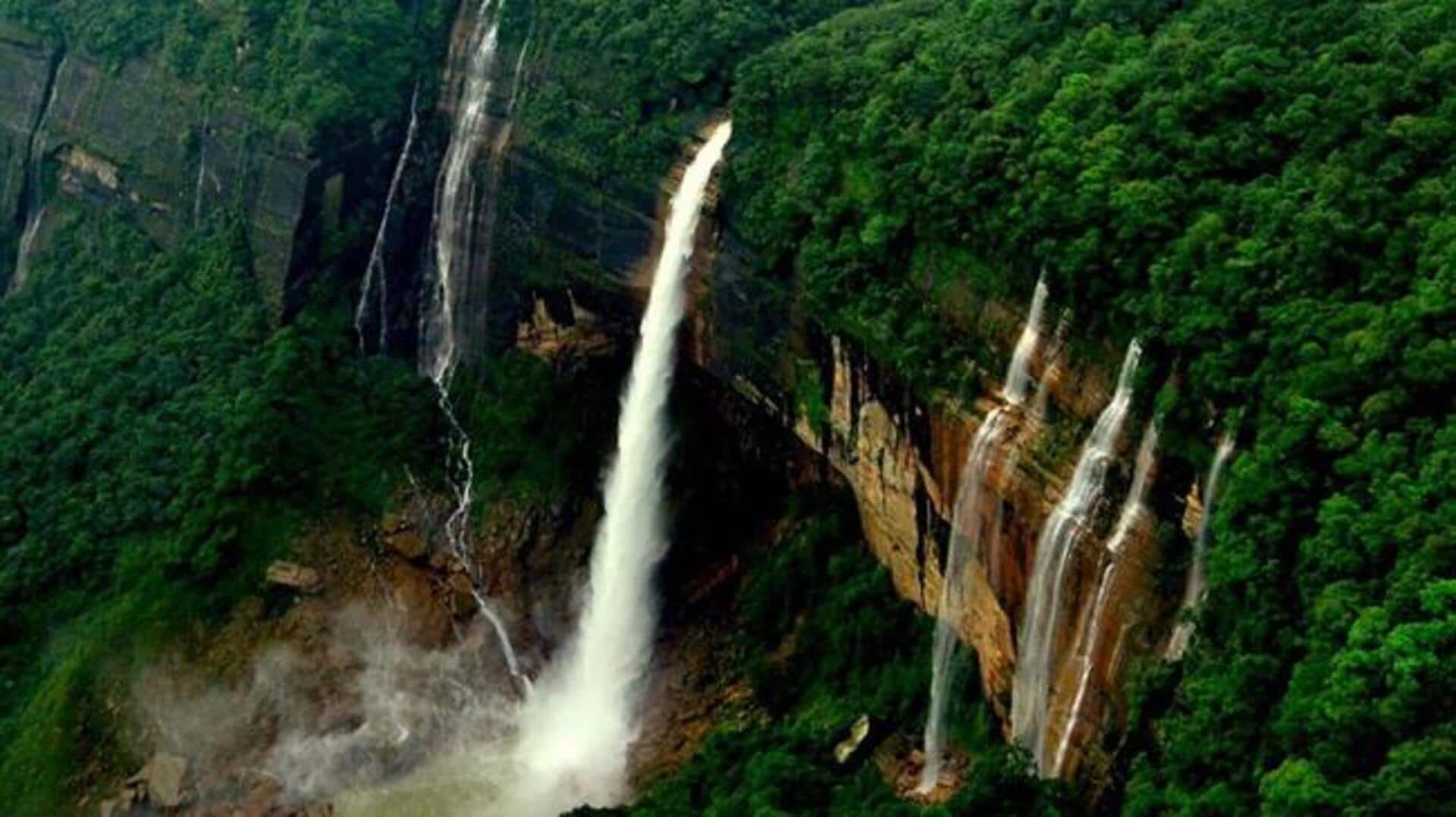 मानसून के दौरान जीवंत हो जाते हैं ये 5 झरने, घूमने का बना सकते हैं प्लान