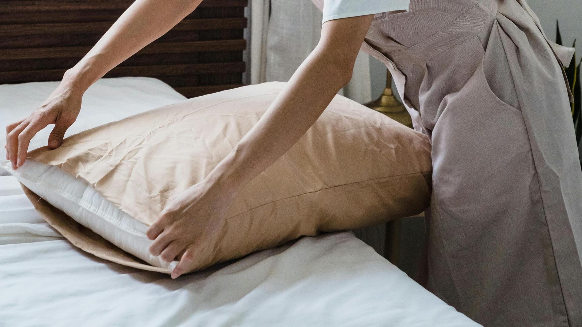 हर हफ्ते तकिये के कवर बदलना क्यों है जरूरी? जानिए इसके पीछे का कारण