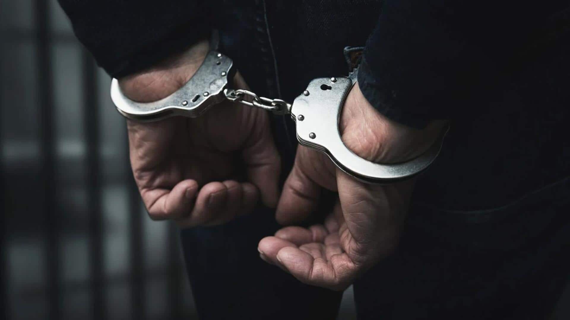 पंजाब: पाकिस्तानी उच्चायोग के अधिकारी से जुड़े 2 लोग जासूसी के आरोप में गिरफ्तार पंजाब: पाकिस्तानी उच्चायोग के अधिकारी से जुड़े 2 लोग जासूसी के आरोप में गिरफ्तार