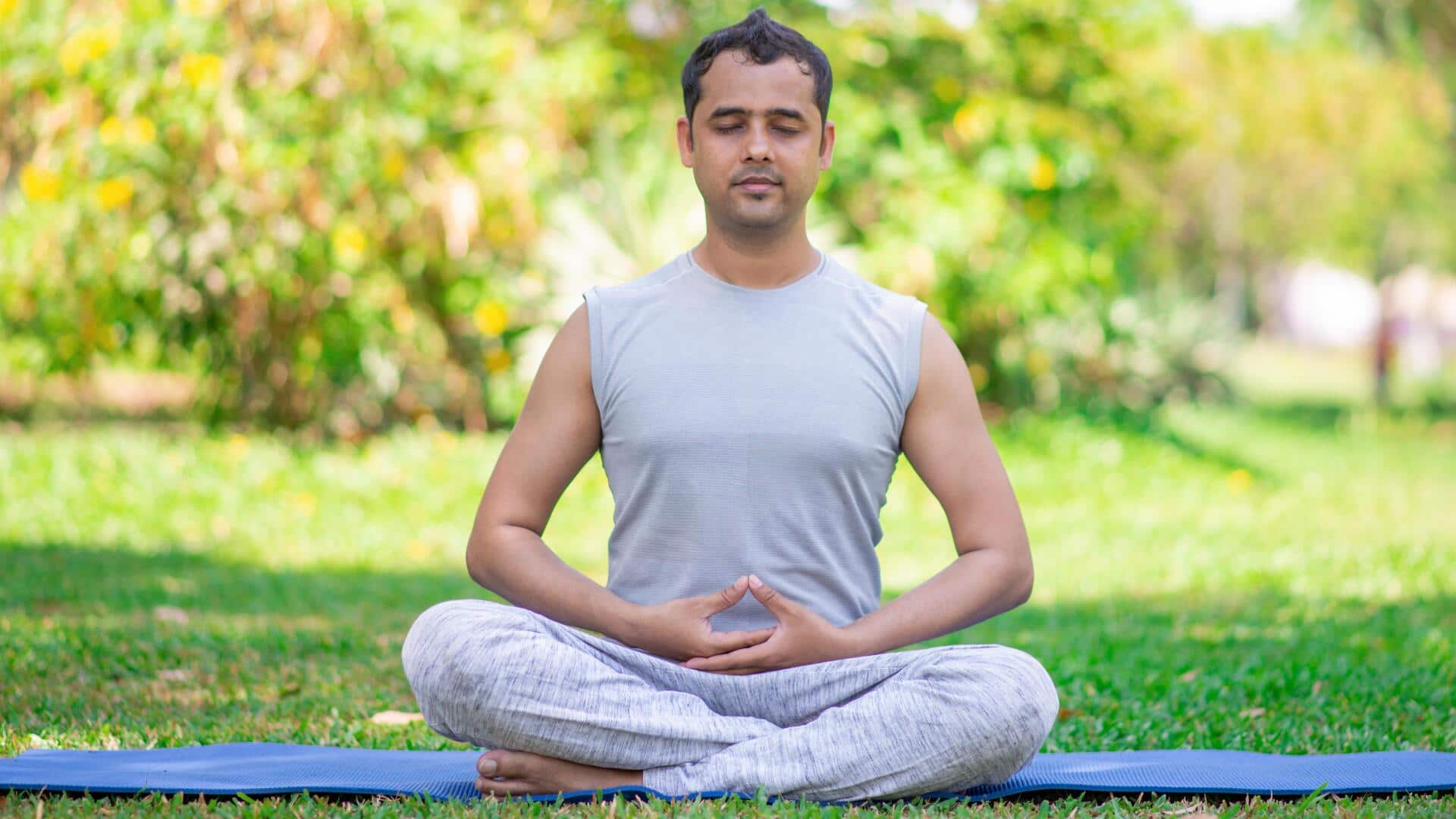 एंग्जायटी से राहत दिलाने में मदद कर सकते हैं ये 5 योगासन, जानिए अभ्यास का तरीका 
