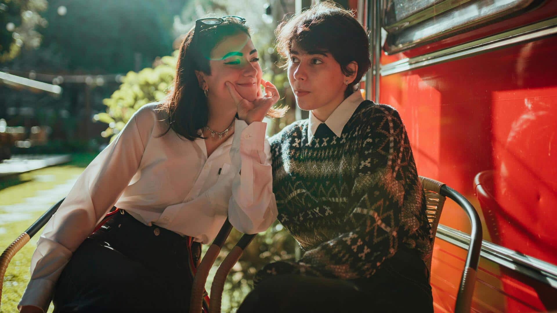 अपनी दोस्ती को मजबूत बनाने के लिए अपनाएं ये 5 तरीके