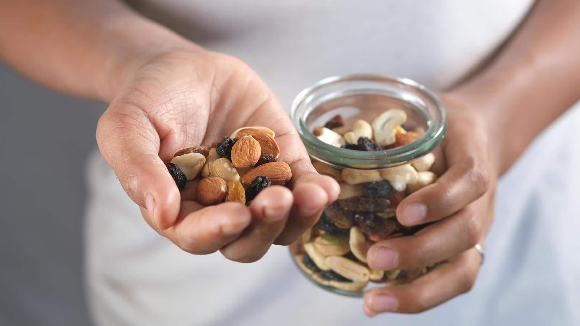 सूखे मेवों को डाइट का हिस्सा बनाना है? अपनाएं ये 5 आसान तरीके