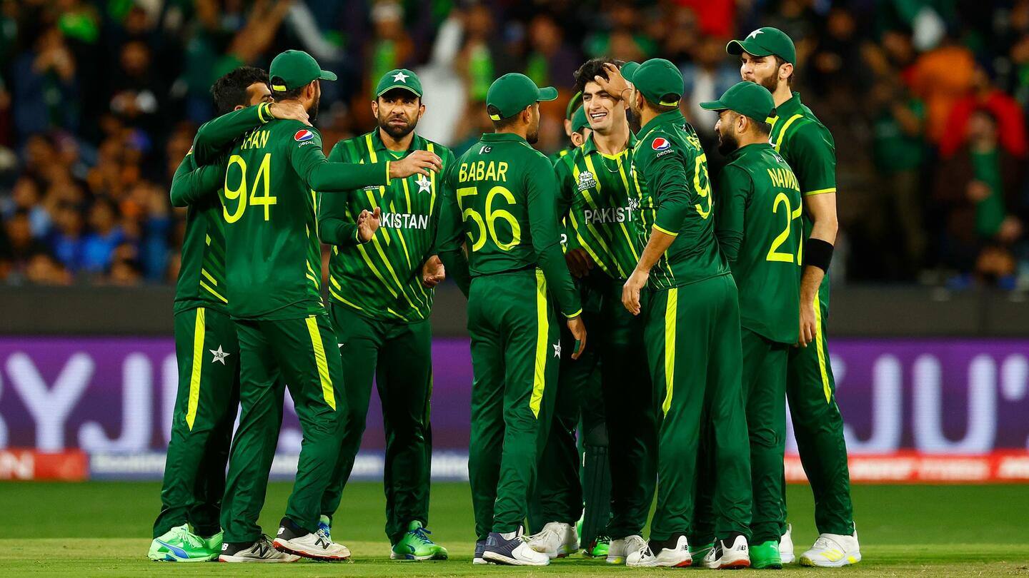 टी-20 विश्व कप: लगातार दो हार के बाद सेमीफाइनल में कैसे पहुंच कर सकती है पाकिस्तान?