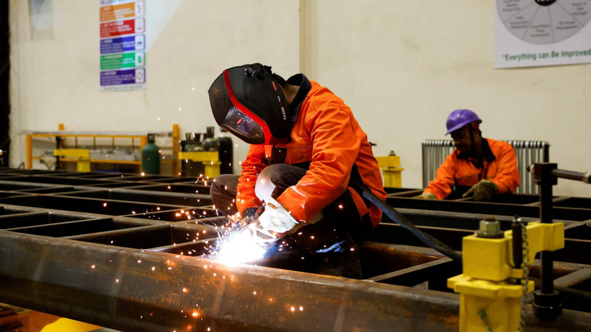 निजी क्षेत्र की विकास दर 10 महीनों के निचले स्तर पर पहुंची, जानिए कितनी आई गिरावट 