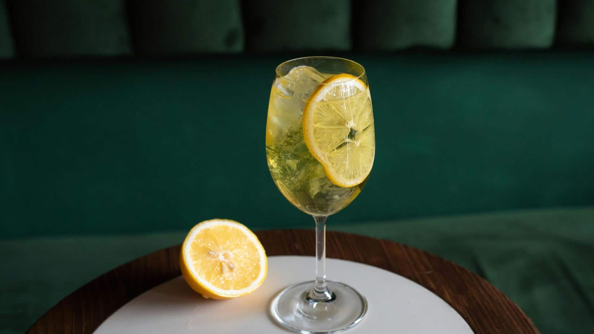 गर्मियों में बनाकर पिएं ये 5 नींबू के पेय, घर में सभी को आएंगे पसंद