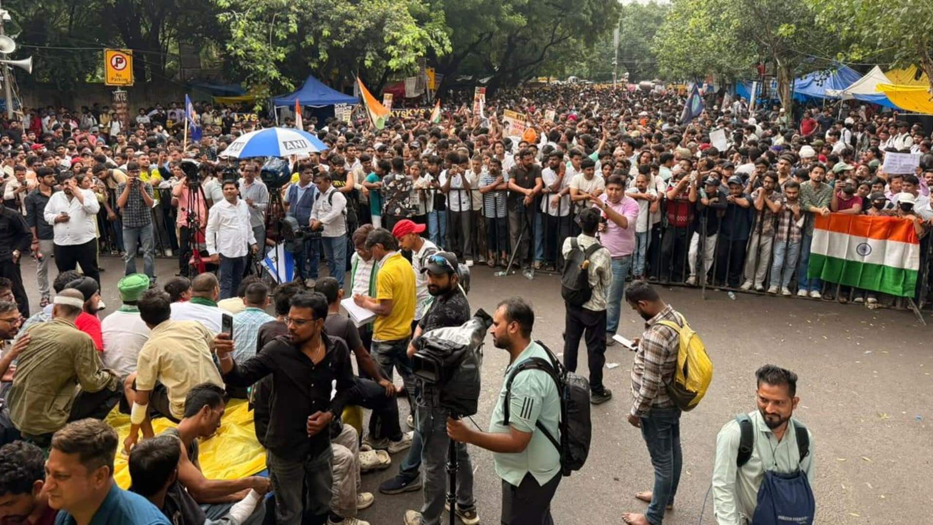 कॉकरोच जनता पार्टी के आंदोलन में शामिल महिला को अपहरण-बलात्कार की धमकियां, सुप्रीम कोर्ट पहुंची