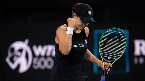 Barty beats Swiatek; sets date with Rybakina in Adelaide final Barty beats Swiatek; sets date with Rybakina in Adelaide final