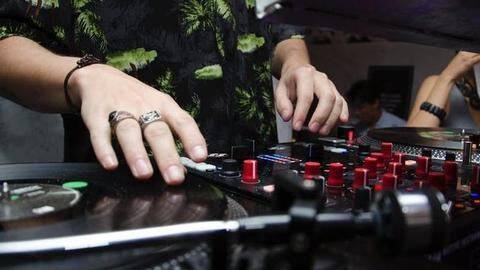 Tunisia: DJ plays Muslim prayer remix, sparks outrage Tunisia: DJ plays Muslim prayer remix, sparks outrage
