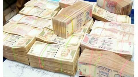 Gujarat: Rs. 3.36 crore in demonetized notes seized; 3 arrested Gujarat: Rs. 3.36 crore in demonetized notes seized; 3 arrested