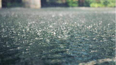 Delhi-NCR witnesses another spell of rains; humidity level remains high Delhi-NCR witnesses another spell of rains; humidity level remains high