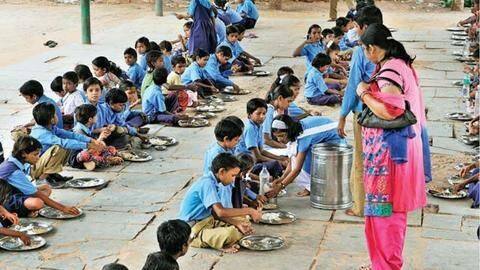 Jharkhand: 1 student dead, 100 hospitalized after eating mid-day meal Jharkhand: 1 student dead, 100 hospitalized after eating mid-day meal