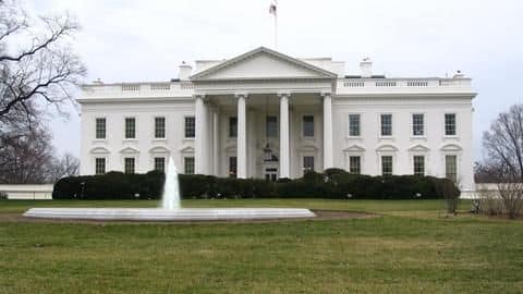 Man dead after shooting himself outside White House Man dead after shooting himself outside White House