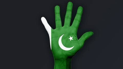 Nearly 70% Pakistanis don't know about Internet, survey reveals Nearly 70% Pakistanis don't know about Internet, survey reveals