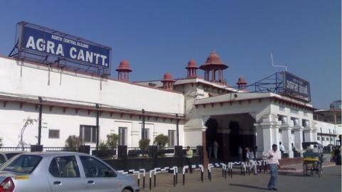 2 blasts outside Agra's Cantonment railway station 2 blasts outside Agra's Cantonment railway station