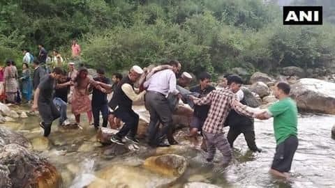Himachal Pradesh: 15 dead as private bus falls in gorge Himachal Pradesh: 15 dead as private bus falls in gorge