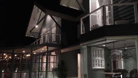 Kangana's mountain abode costs a whopping Rs. 30 crore Kangana's mountain abode costs a whopping Rs. 30 crore