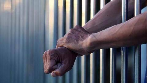 Thane police arrests woman for trying to sell 5-year-old girl Thane police arrests woman for trying to sell 5-year-old girl