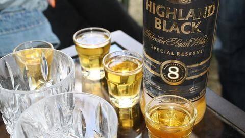 HC to decide if drinking age in Delhi is high HC to decide if drinking age in Delhi is high