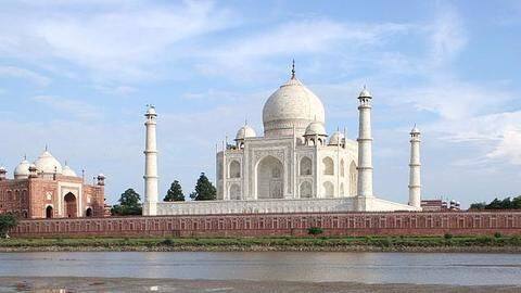 Pro-ISIS groups vows attacks on Taj Mahal Pro-ISIS groups vows attacks on Taj Mahal