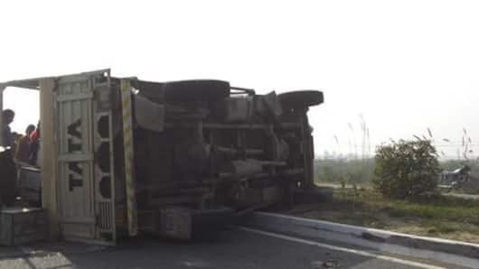 Fog wreaks havoc on Jaipur-Agra highway