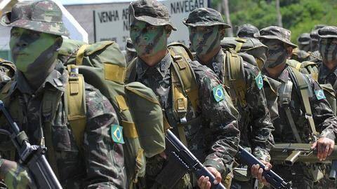 Brazil sends in troops amid police strike Brazil sends in troops amid police strike
