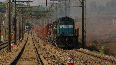 Blast in Bhopal-Ujjain train injures 6 Blast in Bhopal-Ujjain train injures 6
