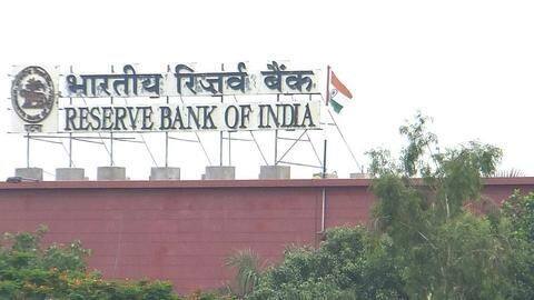 EC-RBI tussle over withdrawal limits EC-RBI tussle over withdrawal limits