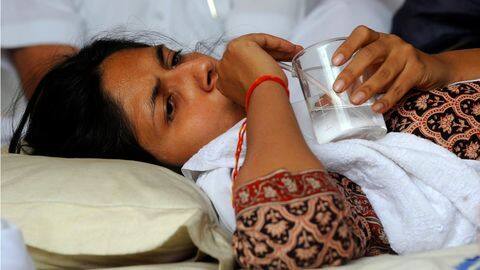 Death for child-rapists: DCW chief Swati Maliwal ends 9-day fast Death for child-rapists: DCW chief Swati Maliwal ends 9-day fast