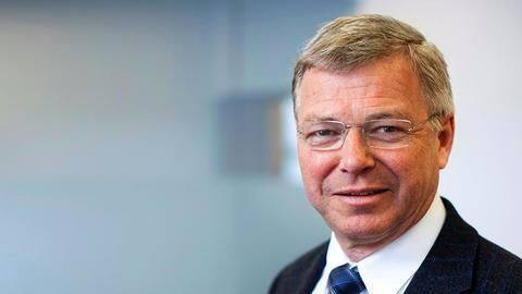 Former Norwegian PM detained at US airport over Iran visit Former Norwegian PM detained at US airport over Iran visit