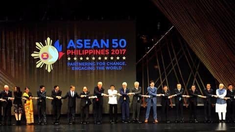 Packed day for Modi at ASEAN summit in Manila Packed day for Modi at ASEAN summit in Manila