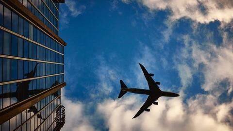 The United Airlines controversy throws "overbooking" in the spotlight The United Airlines controversy throws "overbooking" in the spotlight