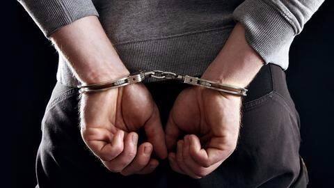 Airhostess, pilot brawl, slap each other at Jaipur Airport Airhostess, pilot brawl, slap each other at Jaipur Airport