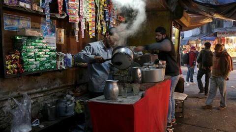 They took four cups, left after drinking the tea: Seller They took four cups, left after drinking the tea: Seller
