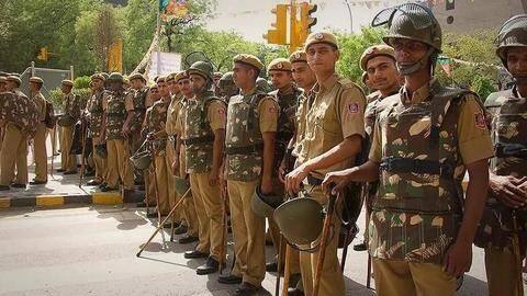 Delhi Police ups security for New Year's Eve Delhi Police ups security for New Year's Eve