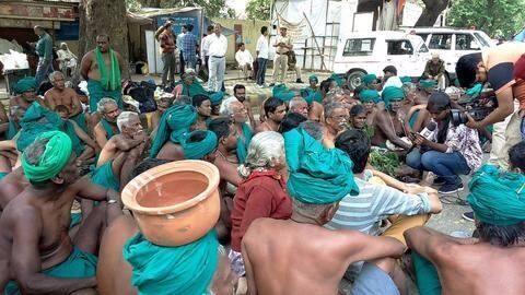 TN farmers at Jantar Mantar to now consume urine, feces TN farmers at Jantar Mantar to now consume urine, feces