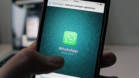 WhatsApp in trouble in India for 'illegal' middle finger emoji WhatsApp in trouble in India for 'illegal' middle finger emoji