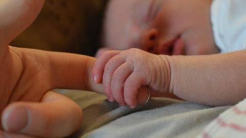 Doctor who sold babies as "social service" arrested in Pune Doctor who sold babies as "social service" arrested in Pune