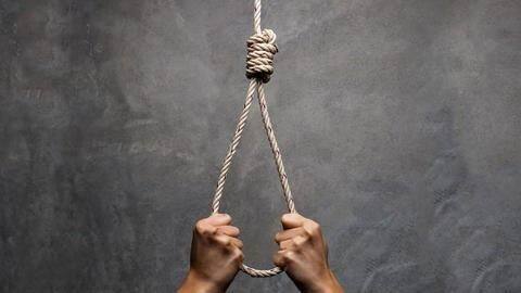 Girl hangs herself in Delhi police-post, cops 'panicked and hid' Girl hangs herself in Delhi police-post, cops 'panicked and hid'