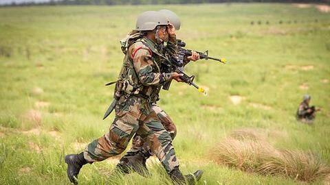 Three terrorists killed in Srinagar encounter, three security personnel injured Three terrorists killed in Srinagar encounter, three security personnel injured