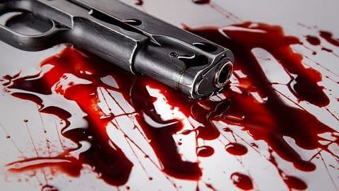 Delhi: Snatchers shoot man for resisting robbery bid Delhi: Snatchers shoot man for resisting robbery bid