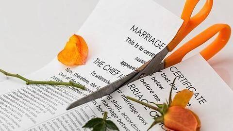 'Wife wakes-up late, doesn't cook tasty food': Mumbaikar seeks divorce 'Wife wakes-up late, doesn't cook tasty food': Mumbaikar seeks divorce
