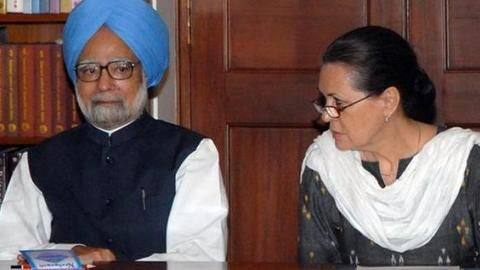 Manmohan, Sonia echo Rahul, warn against Modi's "culture of self-praise" Manmohan, Sonia echo Rahul, warn against Modi's "culture of self-praise"