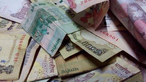 Demonetization: SC disposes petitions seeking permission to deposit notes Demonetization: SC disposes petitions seeking permission to deposit notes