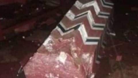Pillar of Taj Mahal's entry gate collapses amid heavy rains Pillar of Taj Mahal's entry gate collapses amid heavy rains