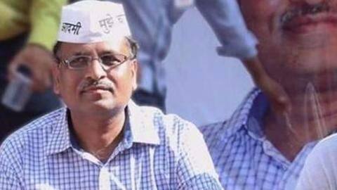 CBI raids Satyender Jain's premises in alleged money laundering case CBI raids Satyender Jain's premises in alleged money laundering case