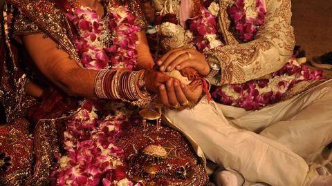 Centre's Rs. 2.5L incentive for marrying a Dalit Centre's Rs. 2.5L incentive for marrying a Dalit