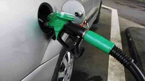Fuel prices touch record highs across India Fuel prices touch record highs across India