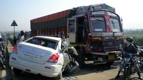 MP: Seven hit by dumper while helping accident victims, dead MP: Seven hit by dumper while helping accident victims, dead