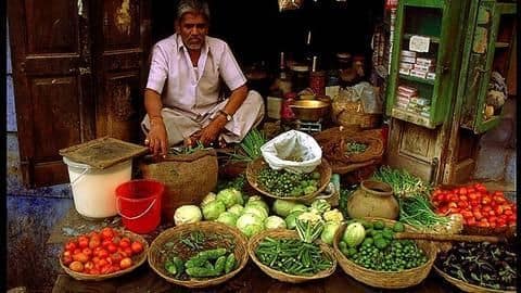 India to grow 7-7.5% in FY18, retain fastest-growing economy tag India to grow 7-7.5% in FY18, retain fastest-growing economy tag