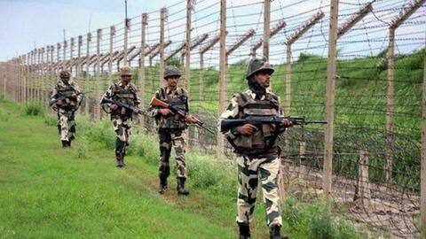 Five Pakistani nationals nabbed from near border in Rajasthan Five Pakistani nationals nabbed from near border in Rajasthan